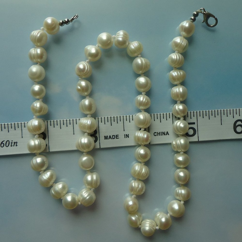 Genuine pearl beaded individually knotted necklace. - Picture 4 of 11